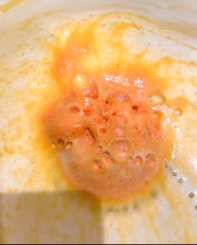 Load image into Gallery viewer, Bum Bum Bathbomb
