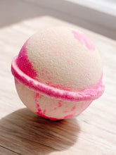 Load image into Gallery viewer, Fresh Raspberry &amp; Marshmallow Bathbomb
