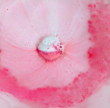 Load image into Gallery viewer, Fresh Raspberry &amp; Marshmallow Bathbomb
